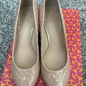 Tory Burch Beige Quilted Heels